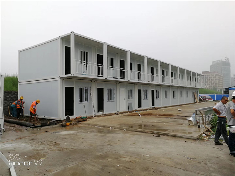 集裝箱活動房基于標準鋼材底盤之上，可以衍生出許多組合空間
